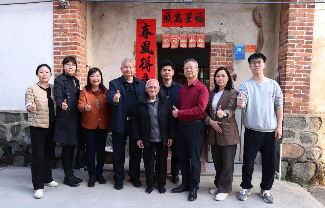“迎新春，送溫暖”全國(guó)勞模、全國(guó)愛(ài)國(guó)擁軍模范、廣東省橋勝集團(tuán)有公司董事長(zhǎng)領(lǐng)隊(duì)慰問(wèn)小組一行慰問(wèn)老英雄、軍烈屬